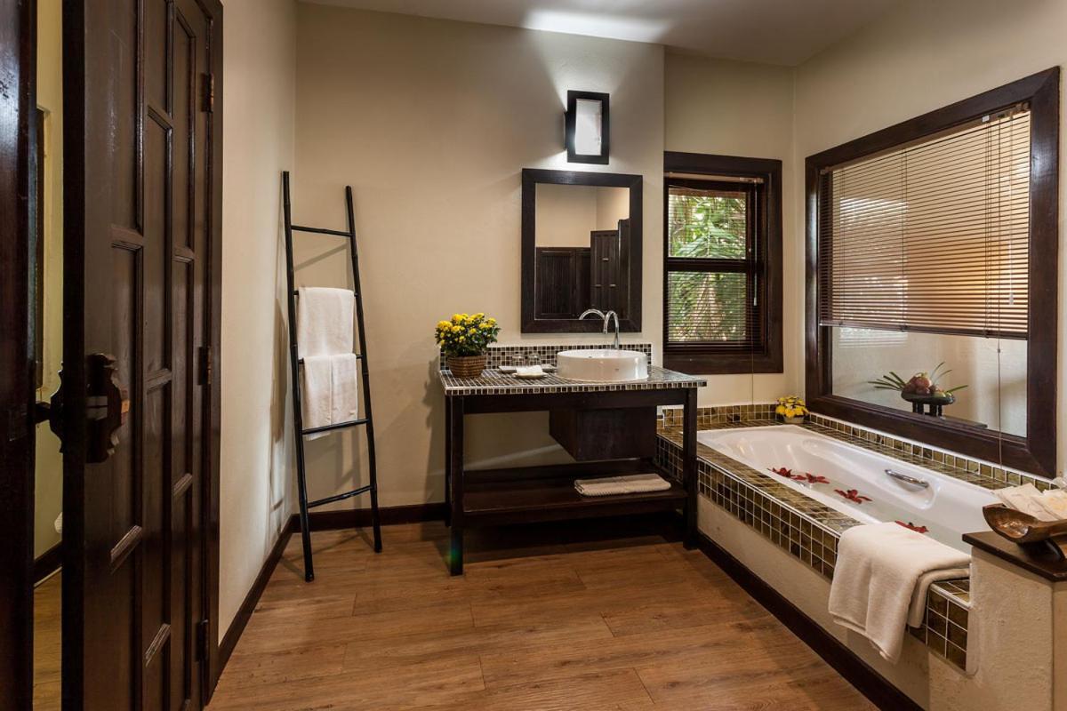 Lanna Dusita Riverside Boutique Resort Chiang Mai Rom bilde