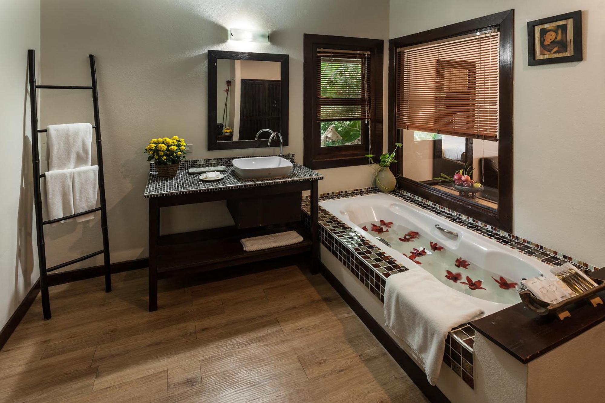 Lanna Dusita Riverside Boutique Resort Chiang Mai Eksteriør bilde